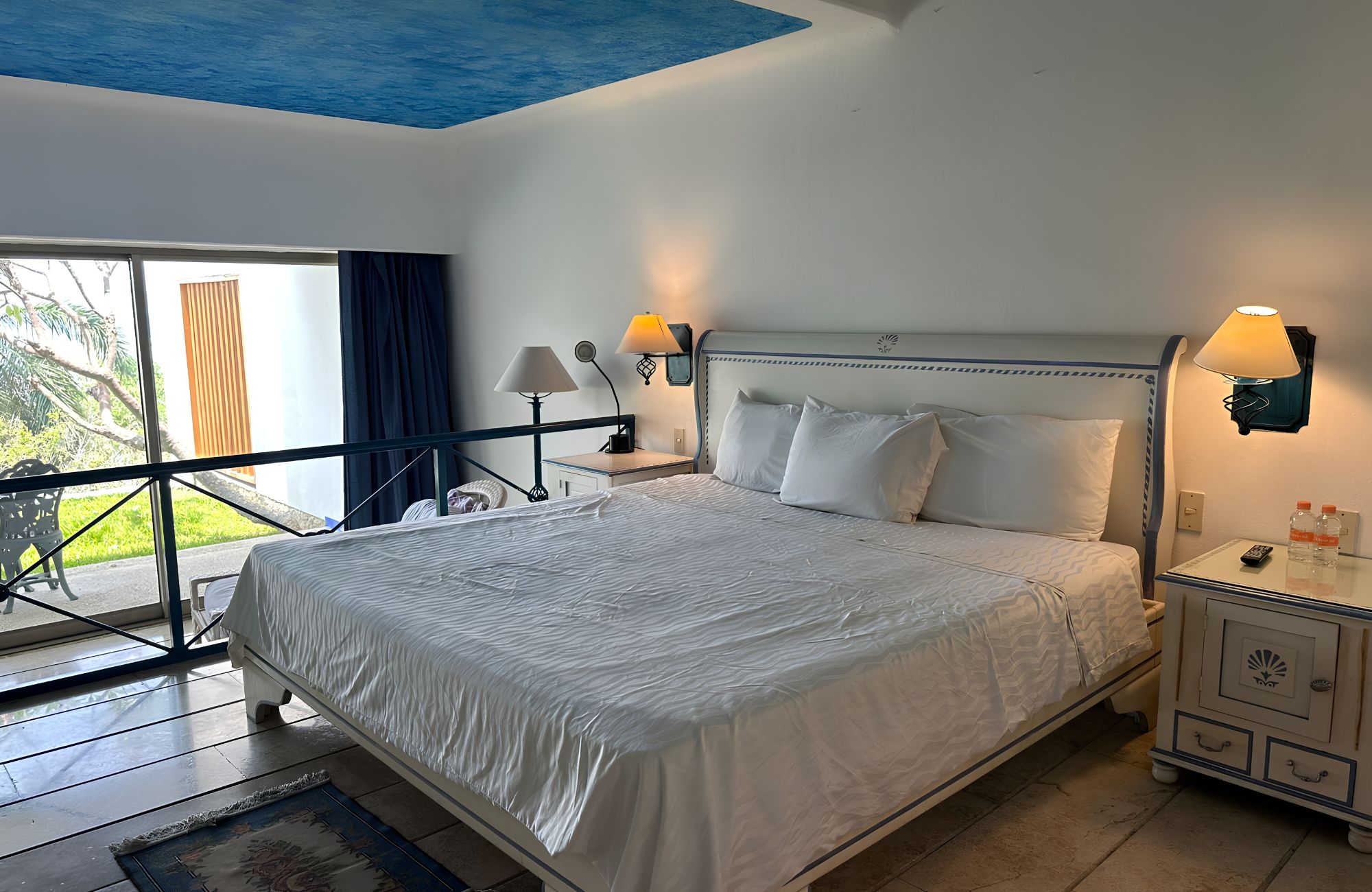 Condo near the beach, common terrace with panoramic view, pool and gym, wheelchairs friendly, under construction, for sale Tangolunda, Huatu