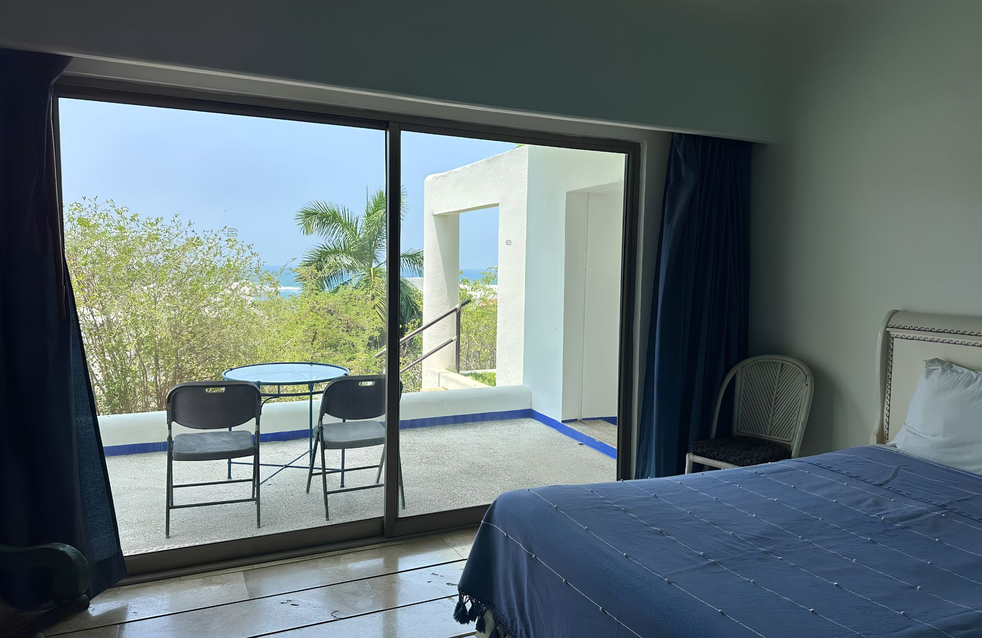Condo near the beach, common terrace with panoramic view, pool and gym, wheelchairs friendly, under construction, for sale Tangolunda, Huatu