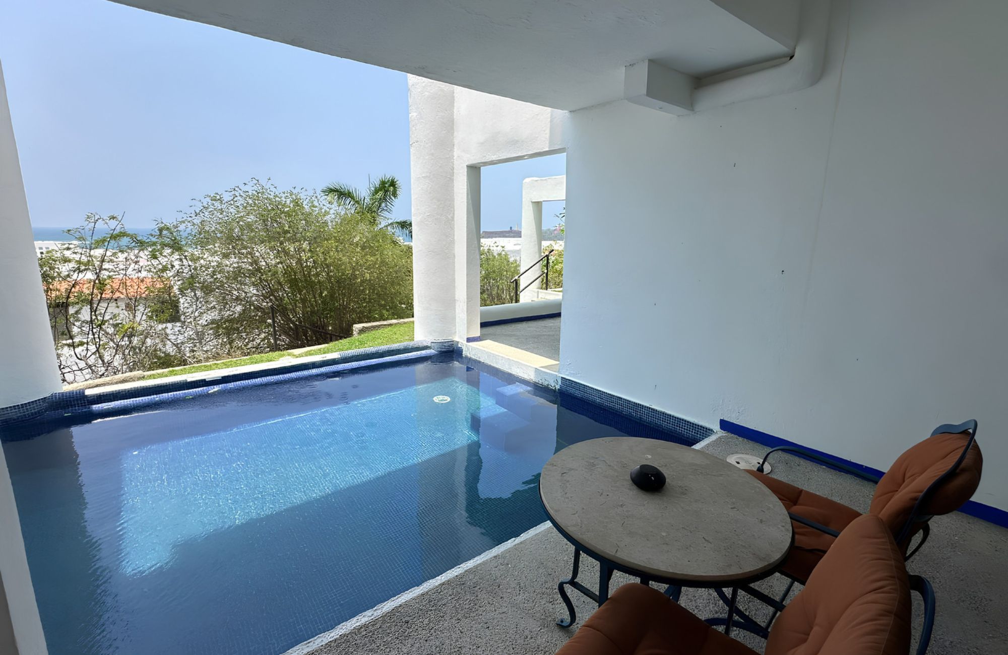 Condo near the beach, common terrace with panoramic view, pool and gym, wheelchairs friendly, under construction, for sale Tangolunda, Huatu