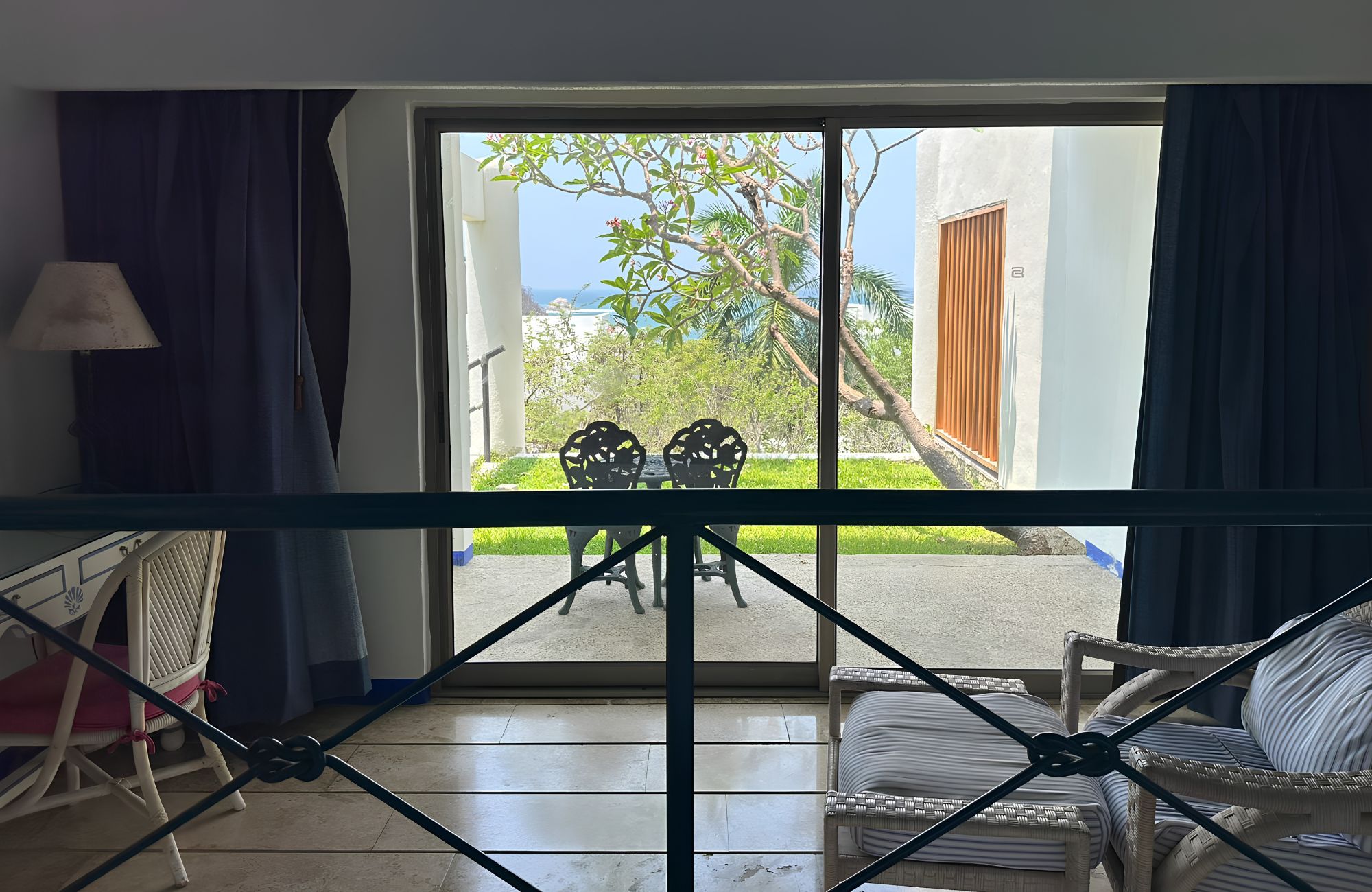 Condo near the beach, common terrace with panoramic view, pool and gym, wheelchairs friendly, under construction, for sale Tangolunda, Huatu