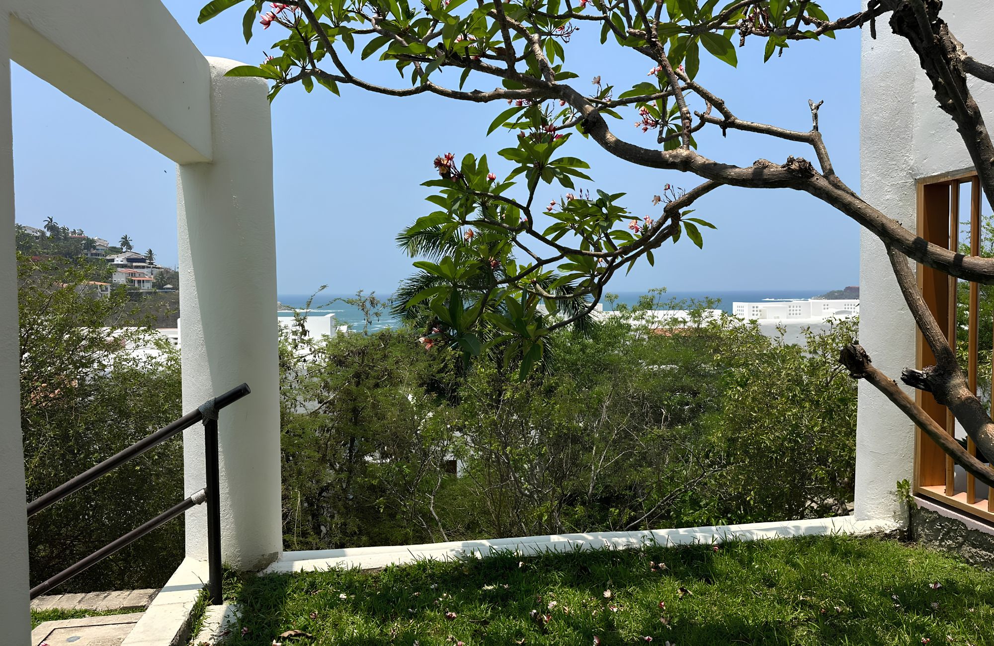 Condo near the beach, common terrace with panoramic view, pool and gym, wheelchairs friendly, under construction, for sale Tangolunda, Huatu