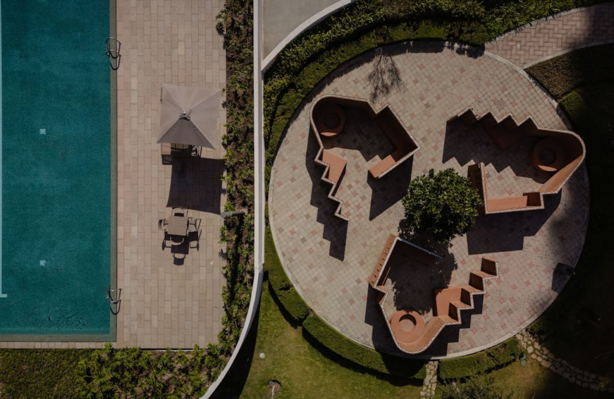 Condo with lap pool and gym, for sale