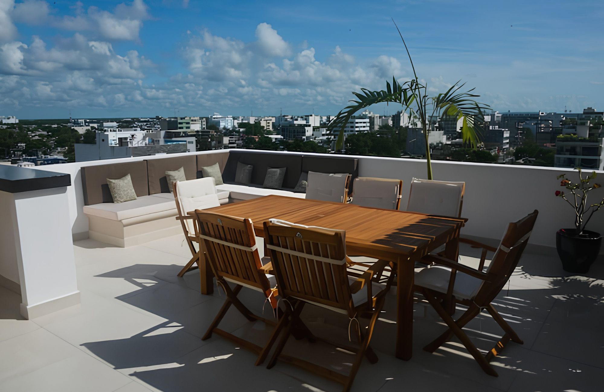 House in Residential Area with Pool and Pet Park, for Sale, Downtown Zone, Playa del Carmen.