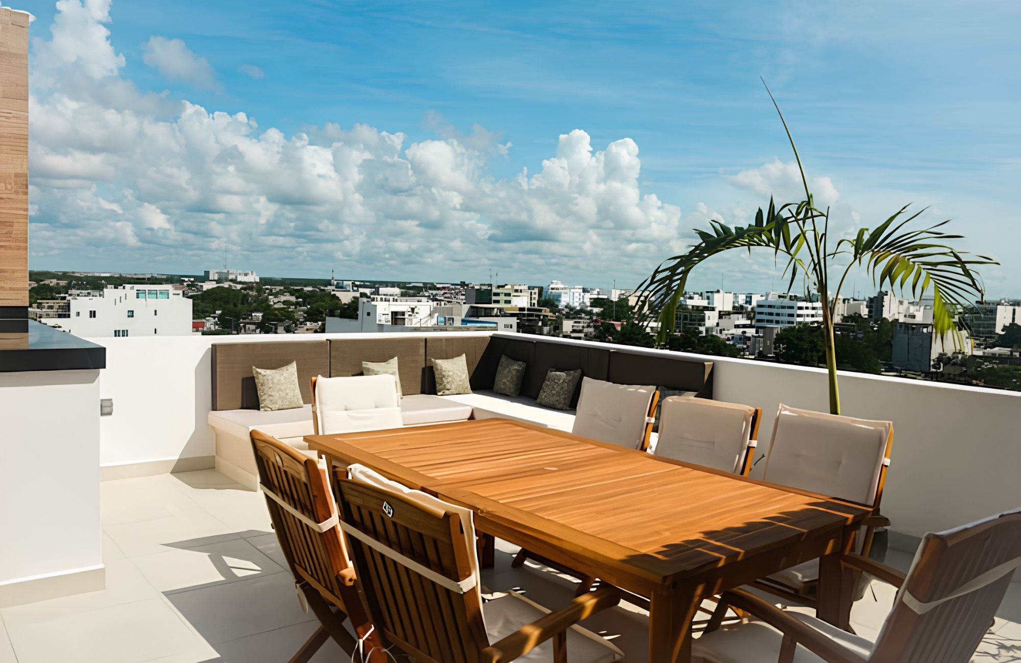 House in Residential Area with Pool and Pet Park, for Sale, Downtown Zone, Playa del Carmen.