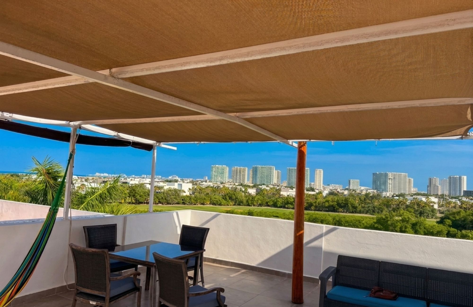 Penthouse for Sale with Private Rooftop and Panoramic Views in Bah&iacute;a Azul