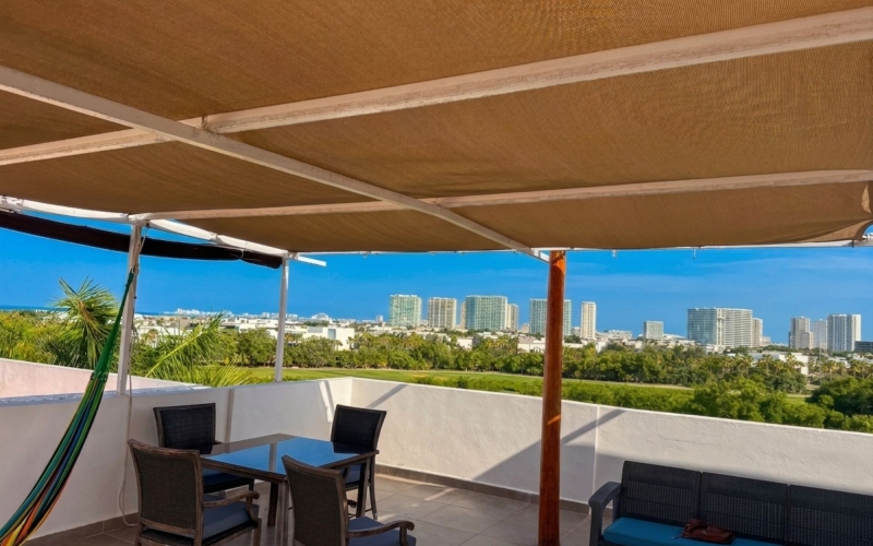 Penthouse for Sale with Private Rooftop and Panoramic Views in Bah&iacute;a Azul