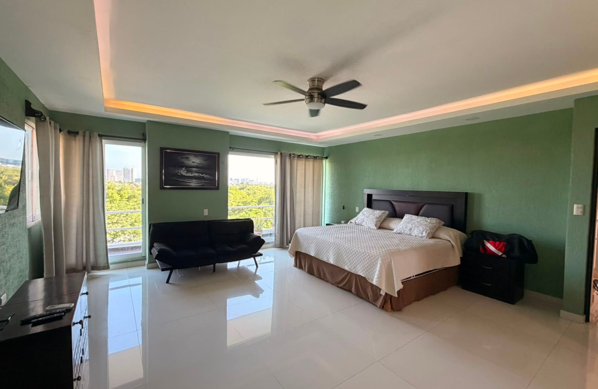 Penthouse for Sale with Private Rooftop and Panoramic Views in Bah&iacute;a Azul