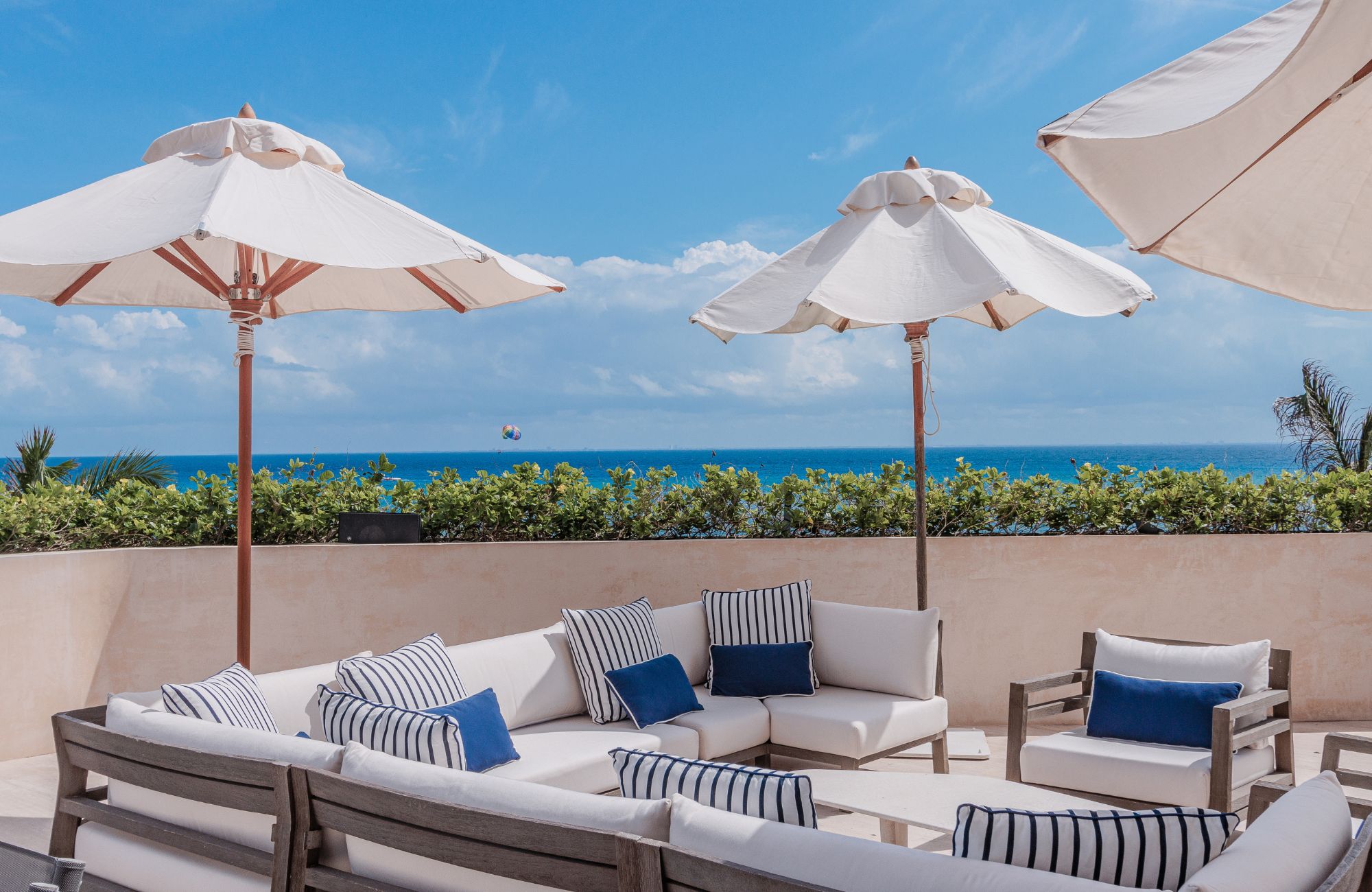Exclusive condominium with golf course and beach club, for sale, Playa del Carmen