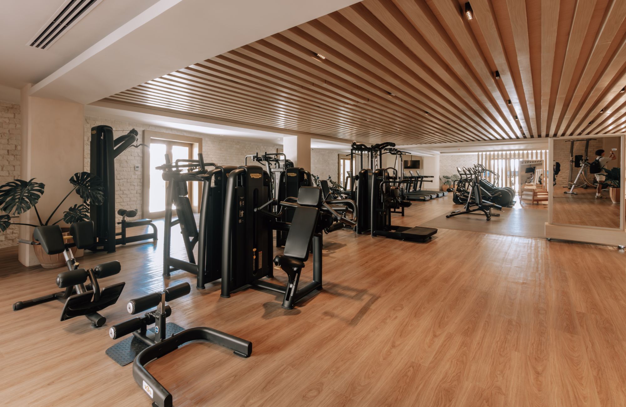 Exclusive condominium with golf course and beach club, for sale, Playa del Carmen