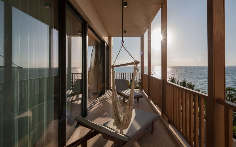 Oceanfront luxury condo with resort-style amenities, for sale