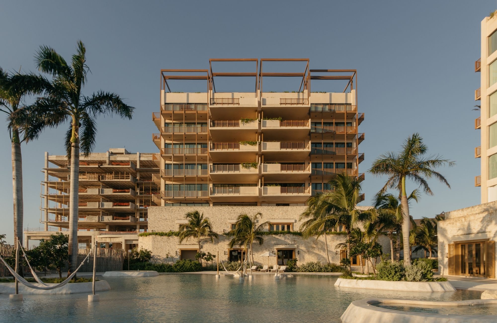 Exclusive condominium with golf course and beach club, for sale, Playa del Carmen