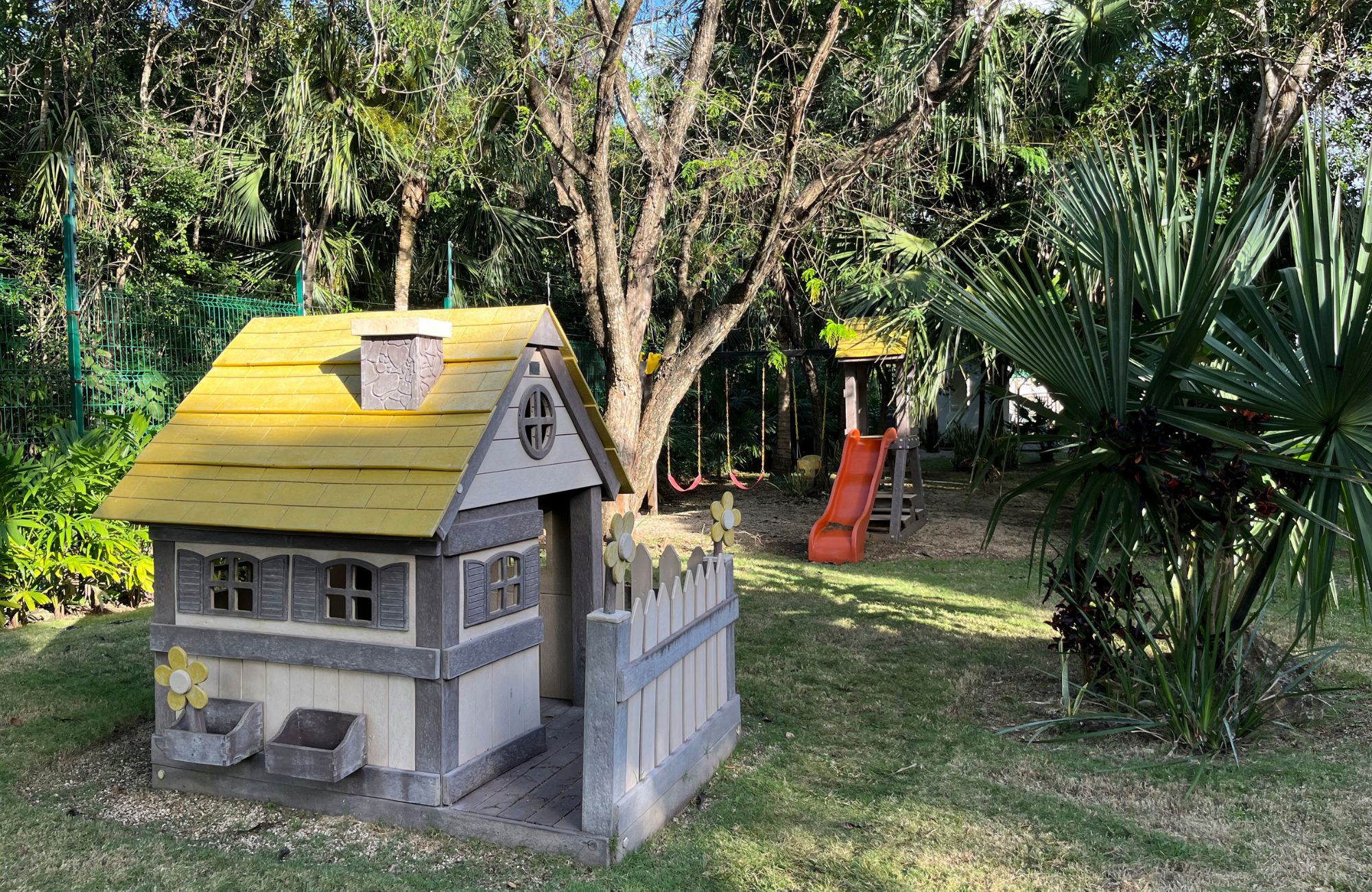 Residential lot for sale in Bamb&uacute; gated community, 24h security and amenities