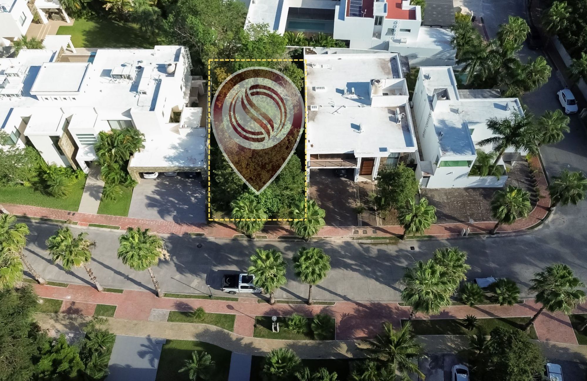 Residential lot for sale in Bamb&uacute; gated community, 24h security and amenities