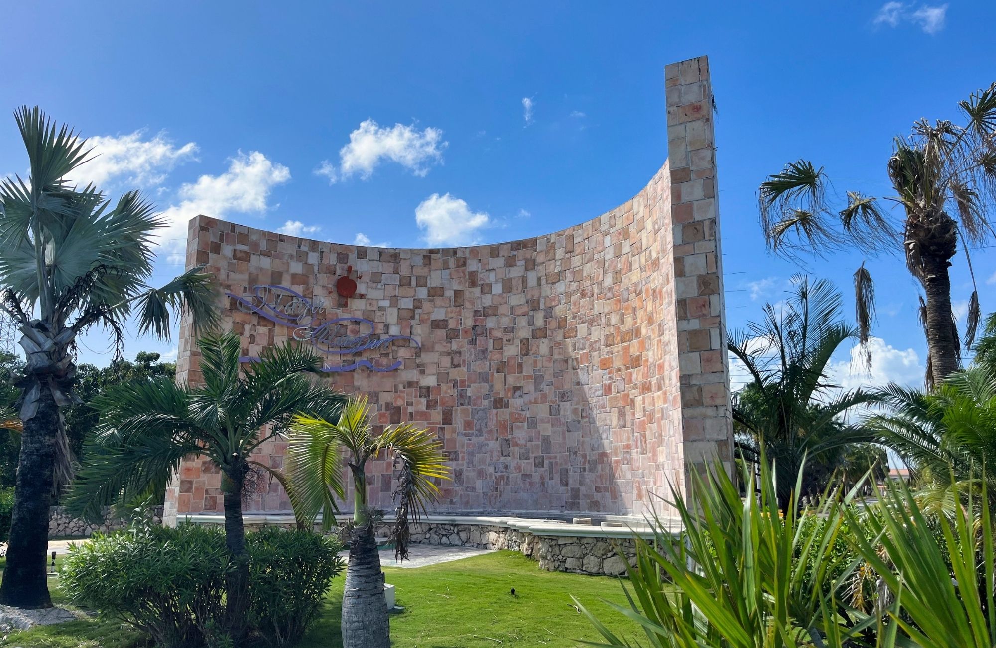 Residential lot for sale in Bamb&uacute; gated community, 24h security and amenities