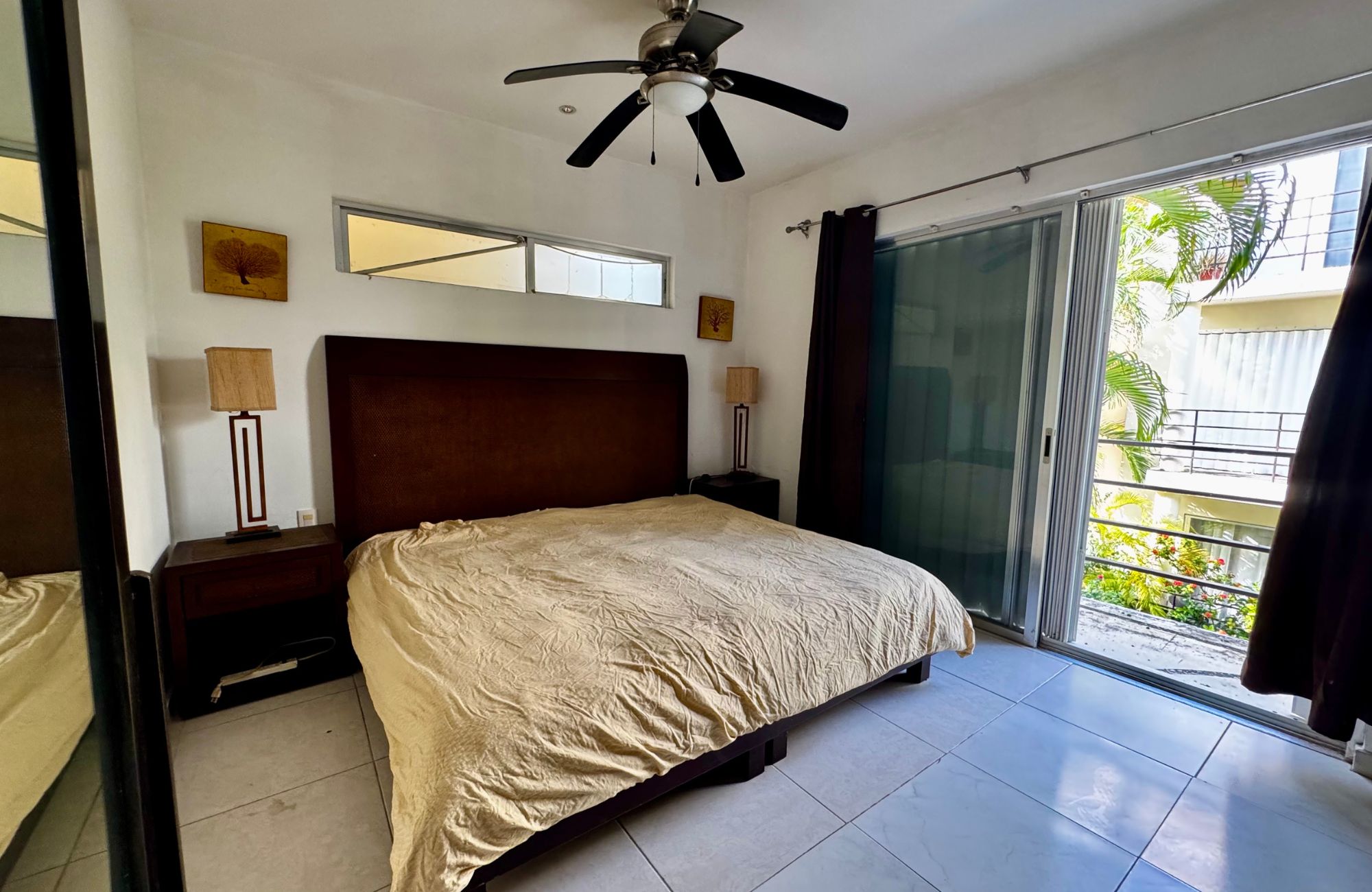 Turn-Key Studio with Ocean View Rooftop, Prime Downtown Playa del Carmen