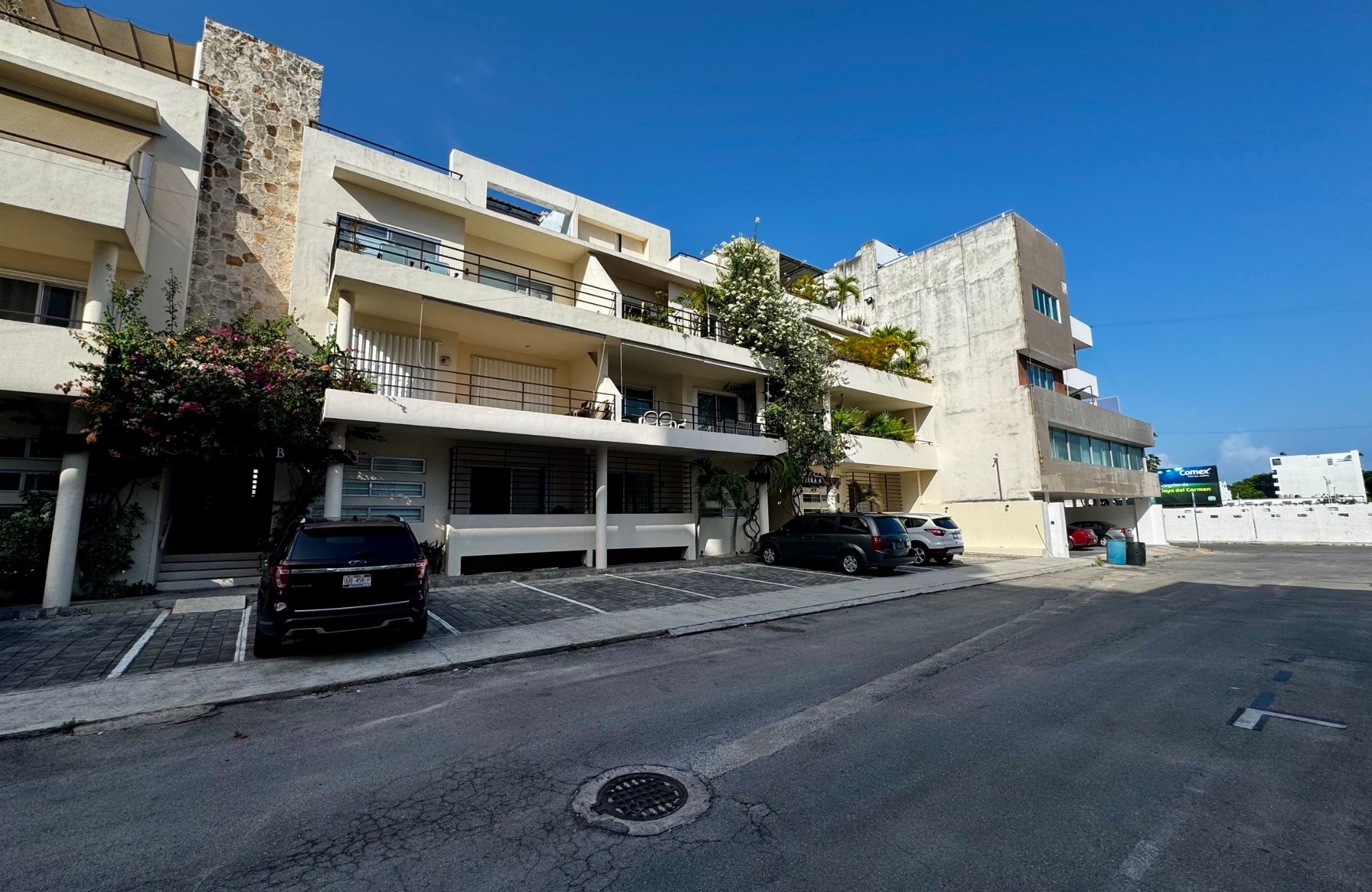 Turn-Key Studio with Ocean View Rooftop, Prime Downtown Playa del Carmen