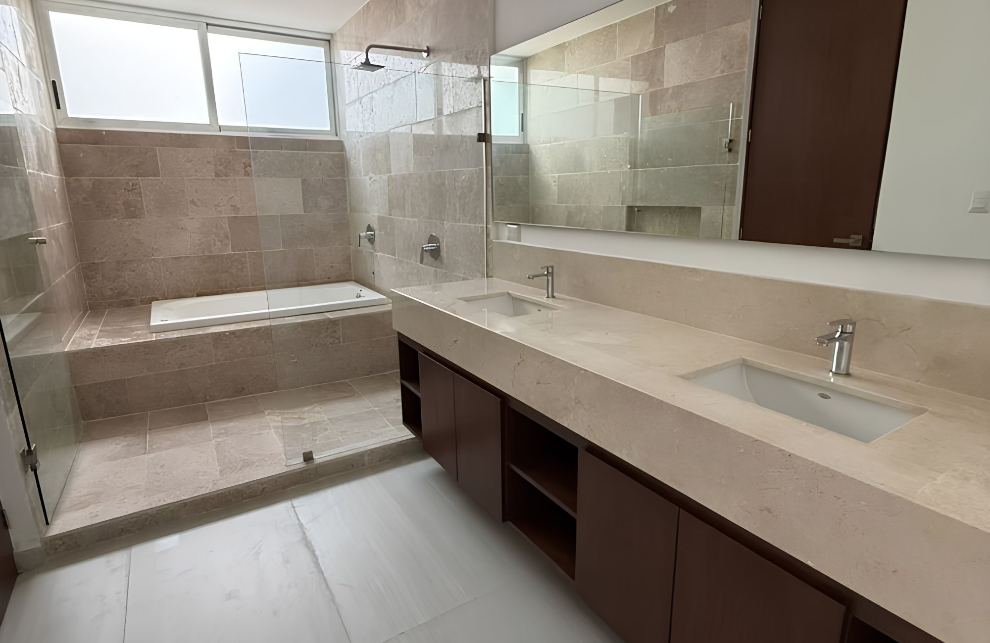 House with Private Pool, Wine Cellar, and Garden for Sale, Residencial El Origen, M&eacute;rida