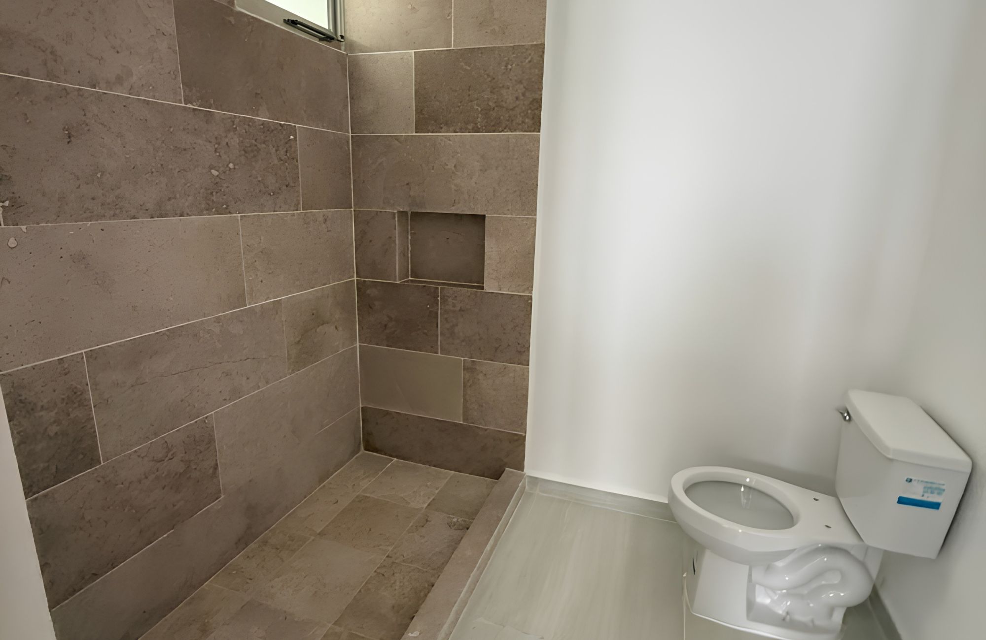 House with Private Pool, Wine Cellar, and Garden for Sale, Residencial El Origen, M&eacute;rida