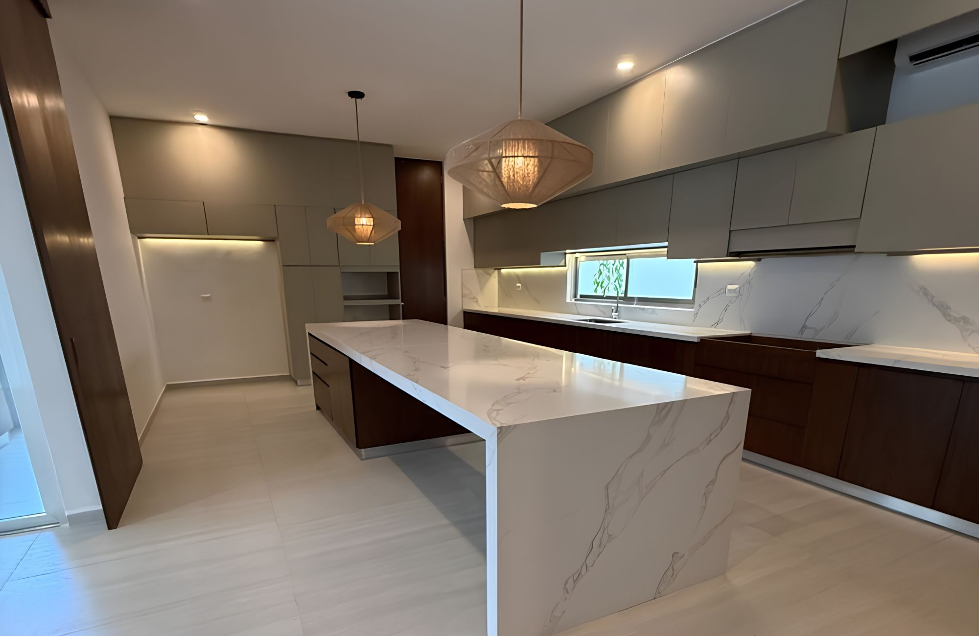 House with Private Pool, Wine Cellar, and Garden for Sale, Residencial El Origen, M&eacute;rida