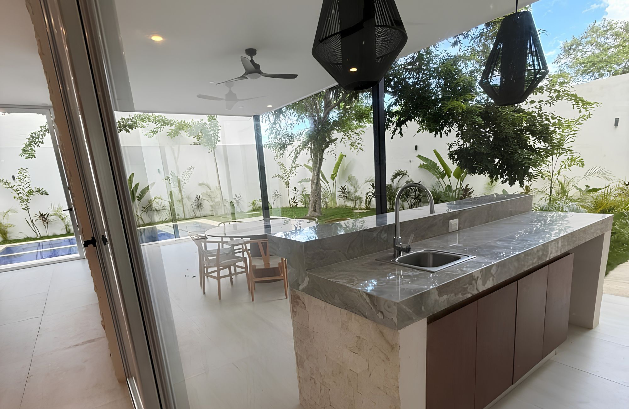 House with Private Pool, Wine Cellar, and Garden for Sale, Residencial El Origen, M&eacute;rida