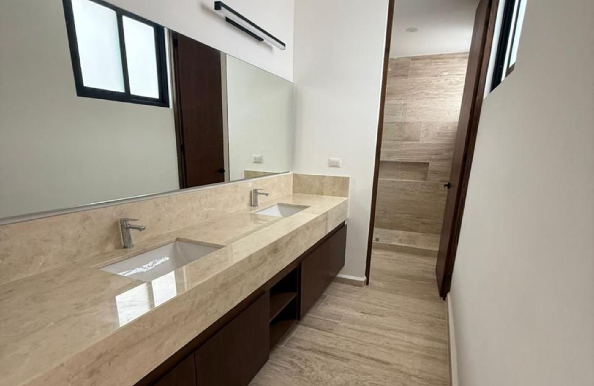 Two-story house with pool for sale, Xcanat&uacute;n, M&eacute;rida