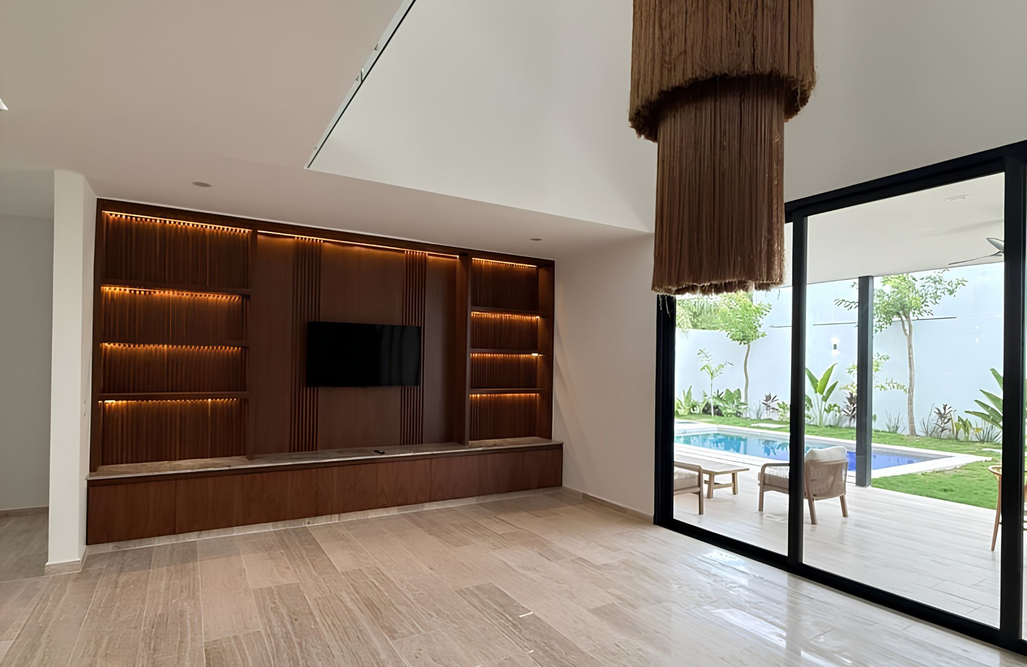 Two-story house with pool for sale, Xcanat&uacute;n, M&eacute;rida