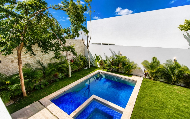 Residence with Swimming Pool, Balcony and Clubhouse Featuring Premium Amenities for Sale