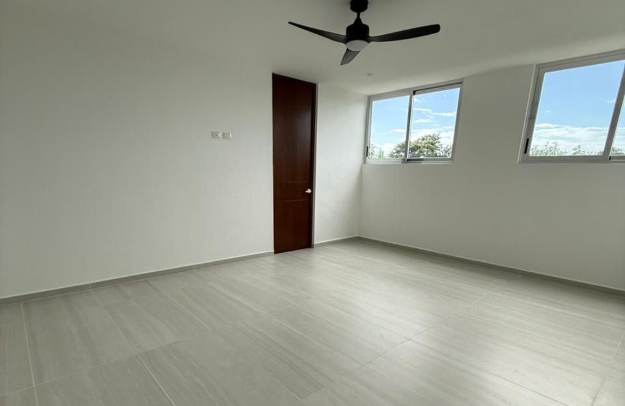 Two-story house with pool for sale, Xcanat&uacute;n, M&eacute;rida