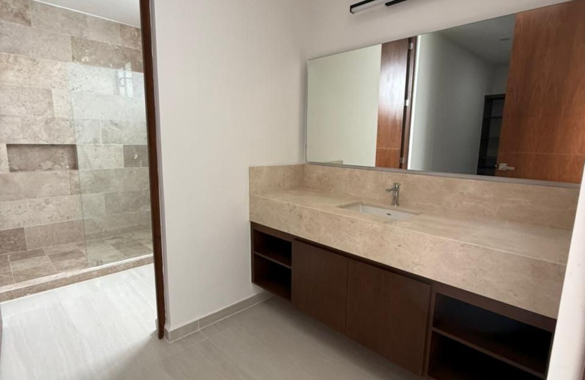 Two-story house with pool for sale, Xcanat&uacute;n, M&eacute;rida