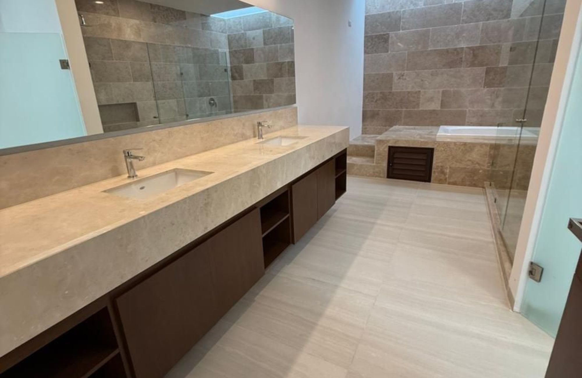 Two-story house with pool for sale, Xcanat&uacute;n, M&eacute;rida