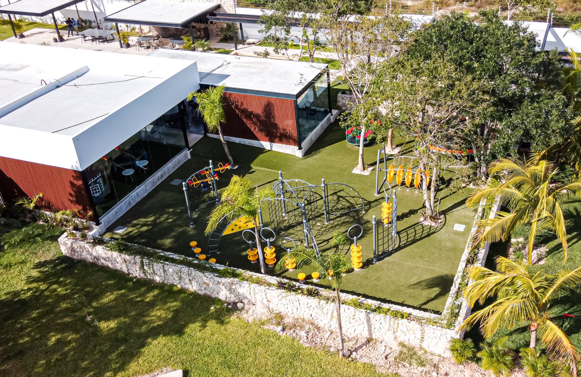 Two-story house with pool for sale, Xcanat&uacute;n, M&eacute;rida