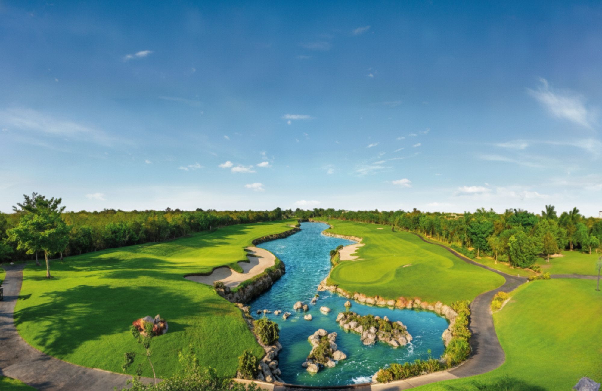 Casa con alberca privada y vista al campo de golf, en venta, Yucatan Country Club, Yucatan