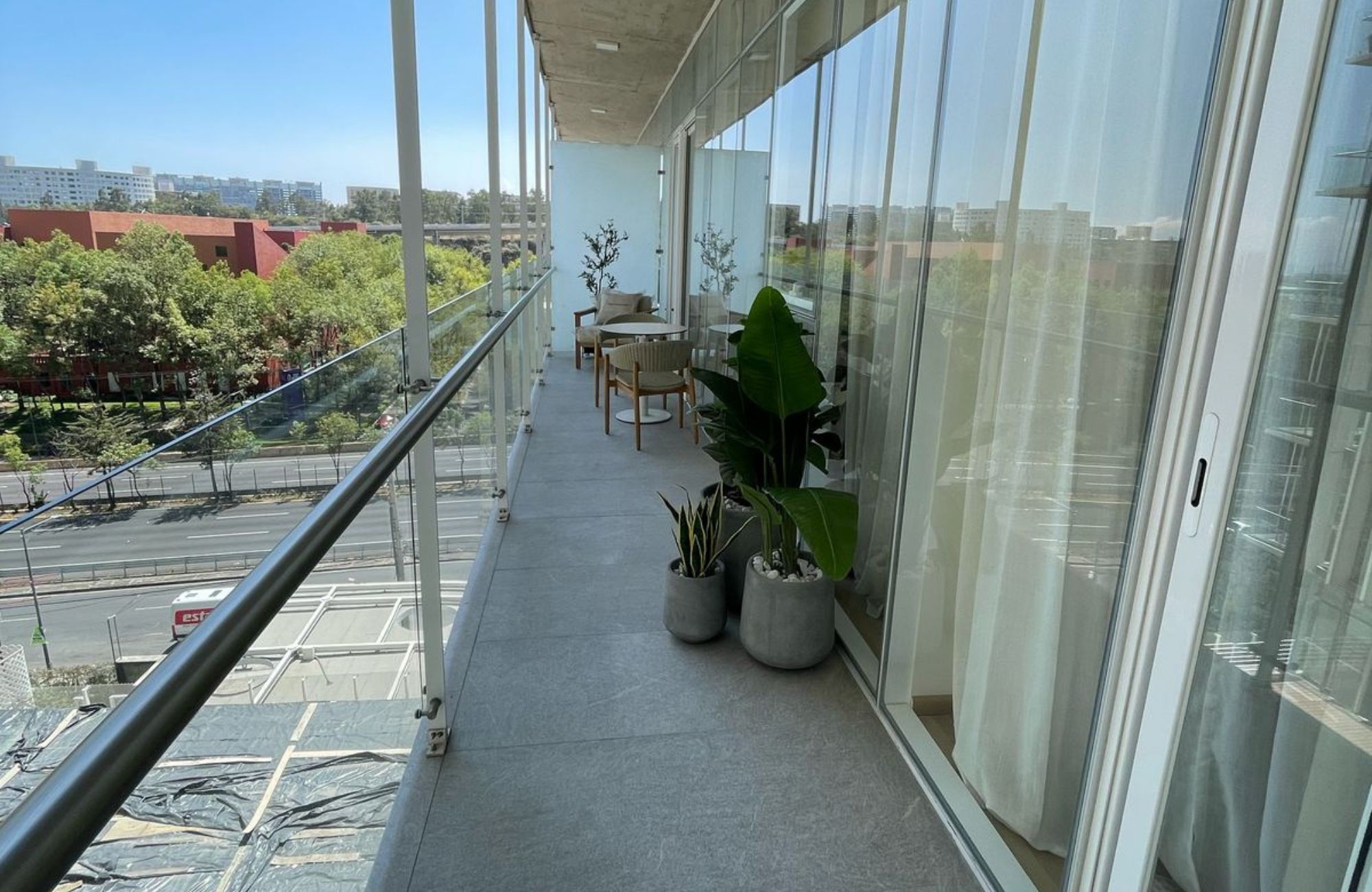 Condo with excellent lighting and modern spaces for sale
