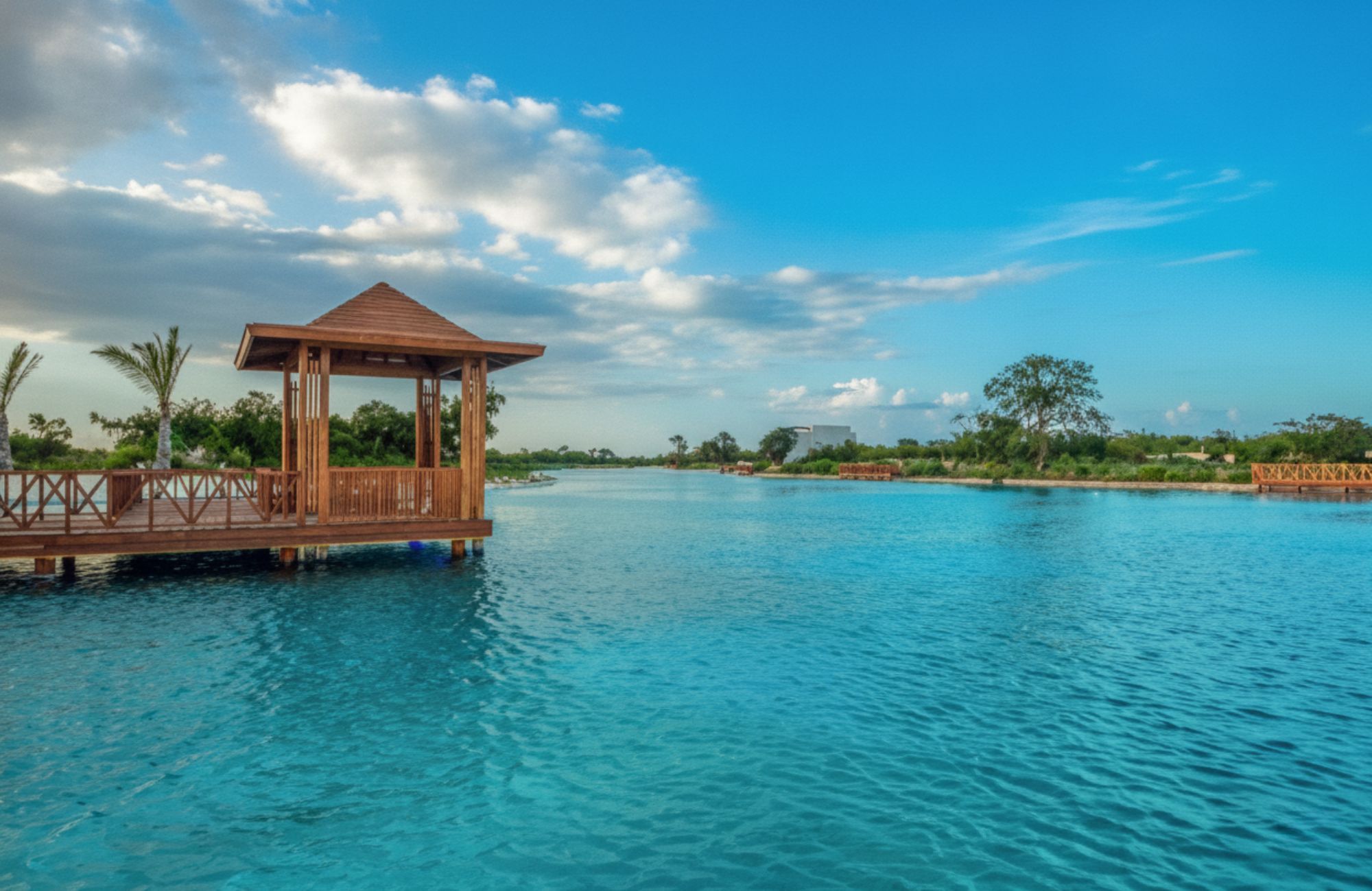 Casa de lujo con alberca, casa club, Yucat&aacute;n Country Club, en venta