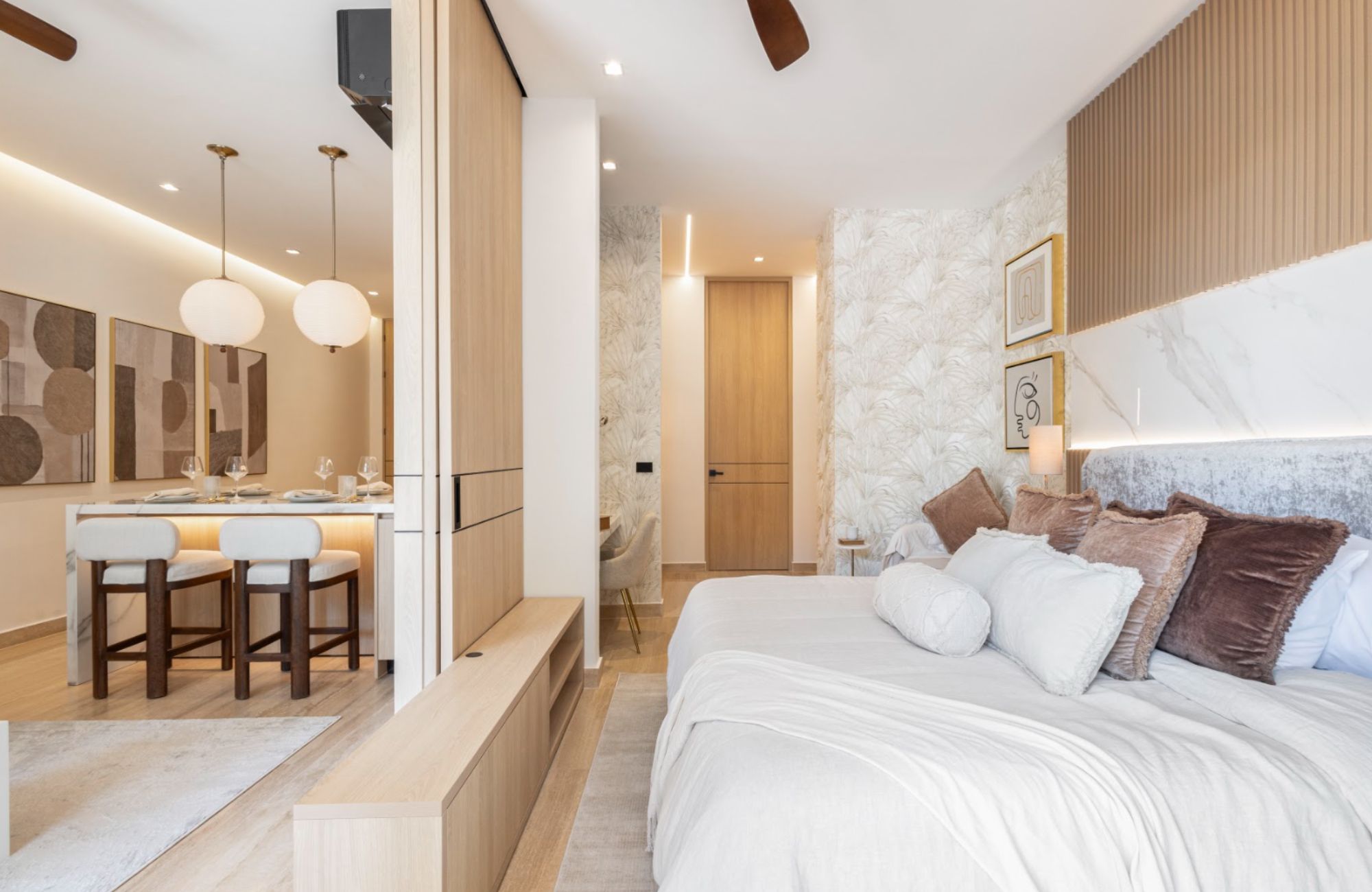Apartment with lock off, terrace, cellar and laundry room, overlooking the forest, spa, sports courts, pool, jacuzzi, children&amp;#39;s club, in Cu