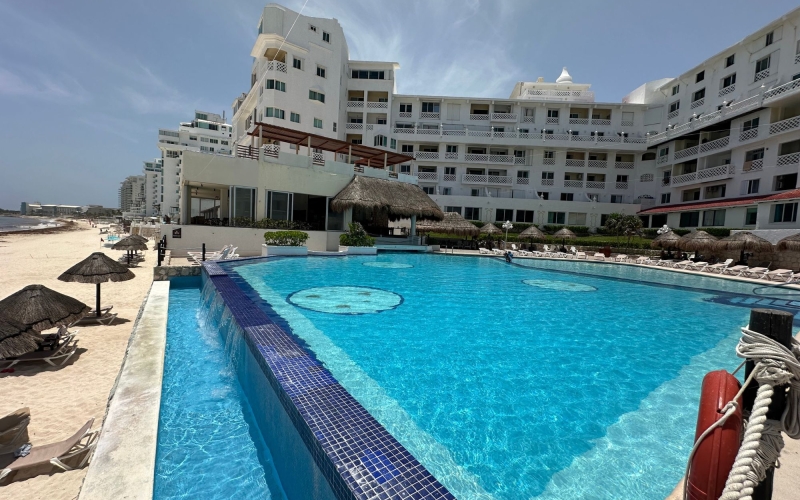Furnished condo with ocean views, steps from the beach, for sale