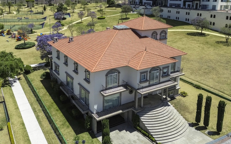 Luxury lakefront villa with Italian design, service quarters, for sale