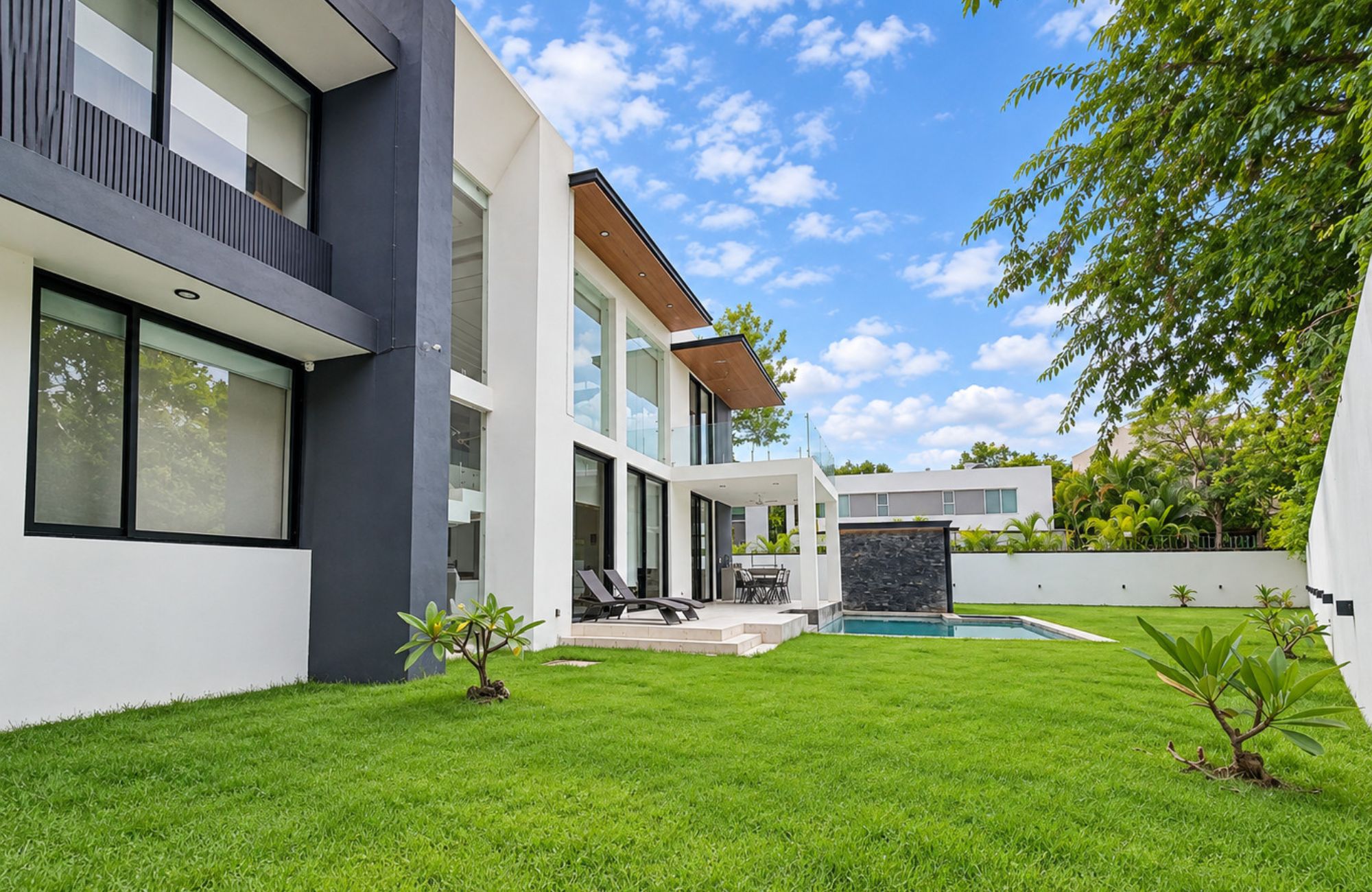 House with Private Pool and Golf Club Access for Sale, North Zone, M&eacute;rida