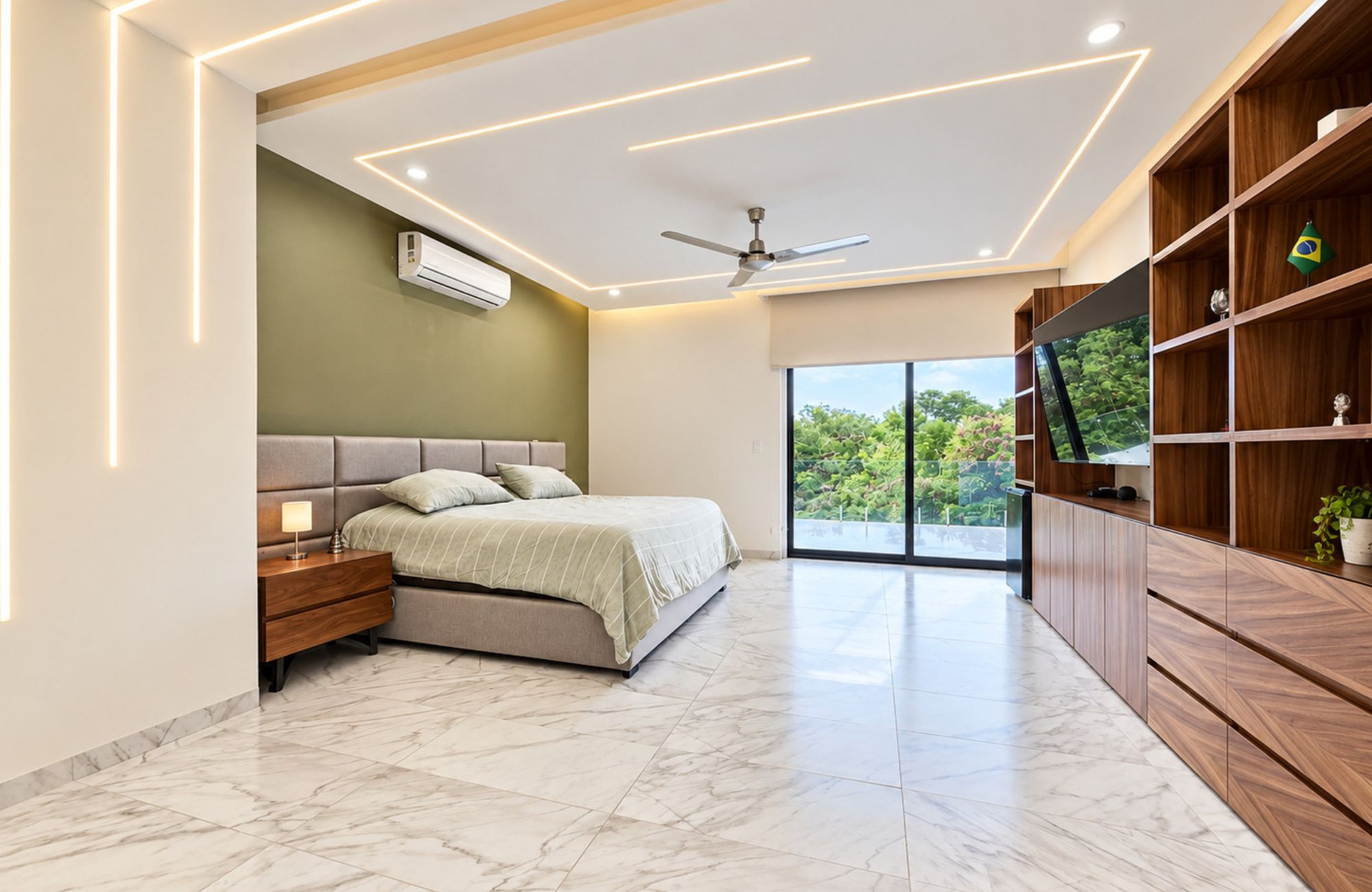House with Private Pool and Golf Club Access for Sale, North Zone, M&eacute;rida