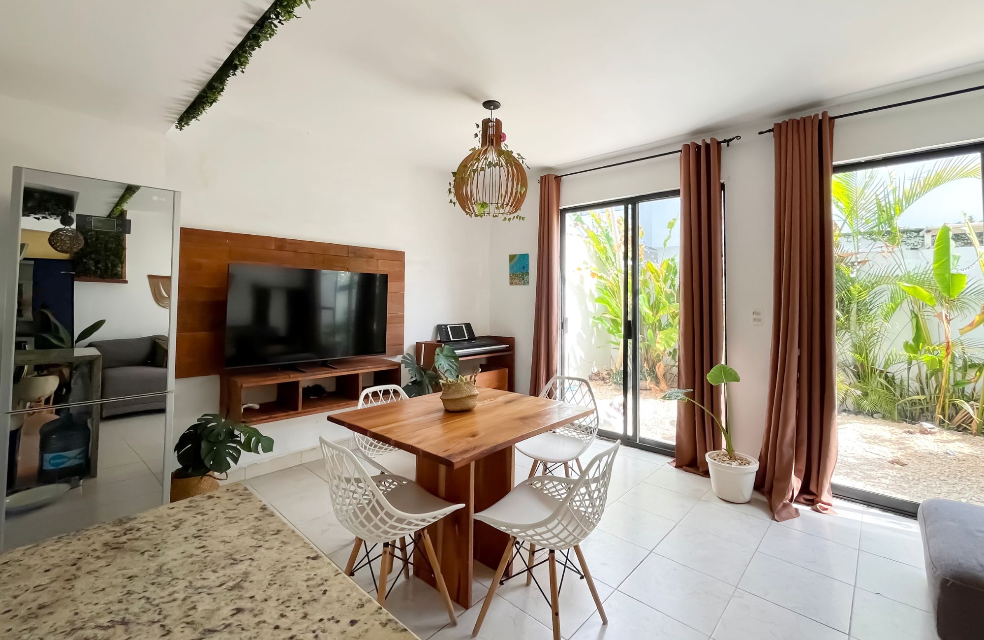 Condo for sale, furnished, great location, and rooftop with ocean view