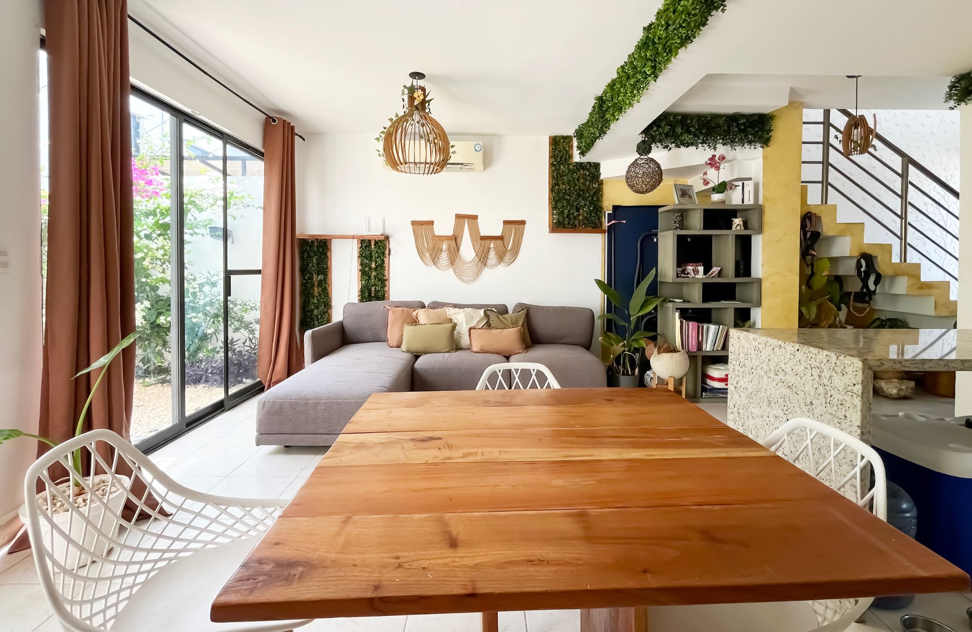 Condo for sale, furnished, great location, and rooftop with ocean view
