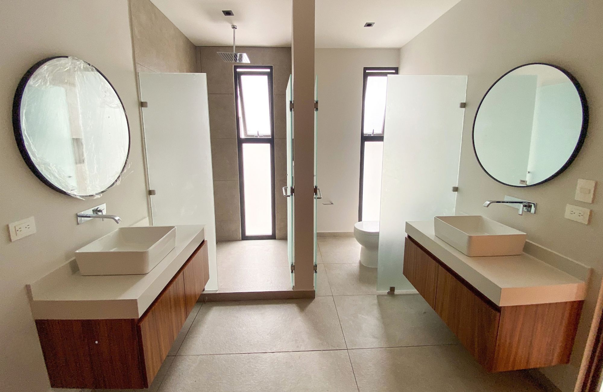 Luxury villa in a gated community with terrace, laundry area, pool, for sale