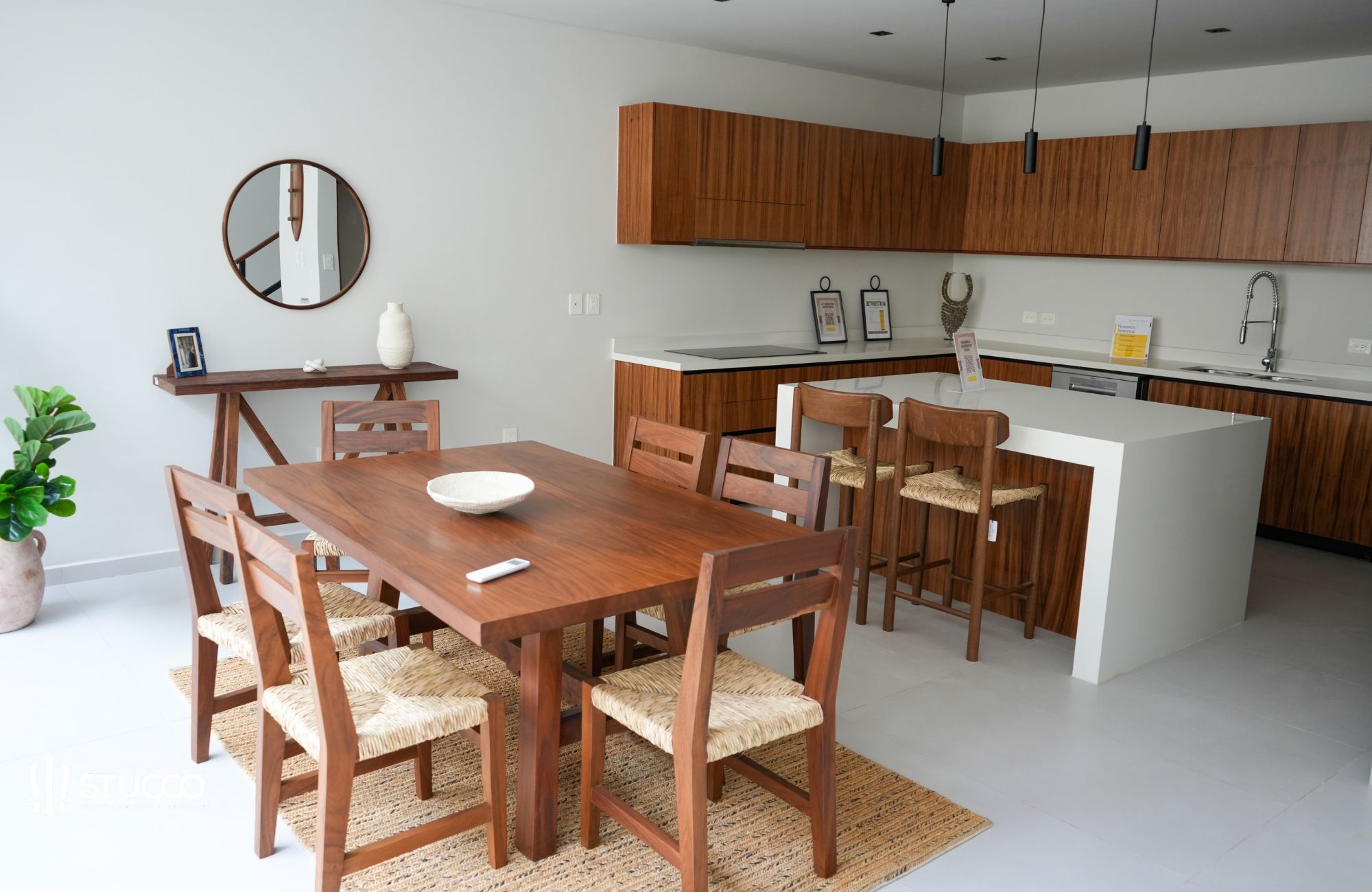 Luxury villa in a gated community with laundry area, terrace, pool, for sale