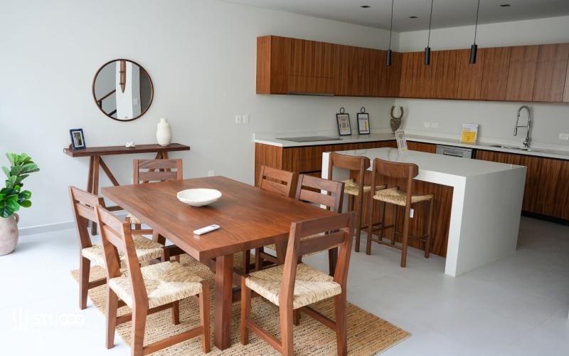 Luxury villa in a gated community with terrace, laundry area, pool, for sale