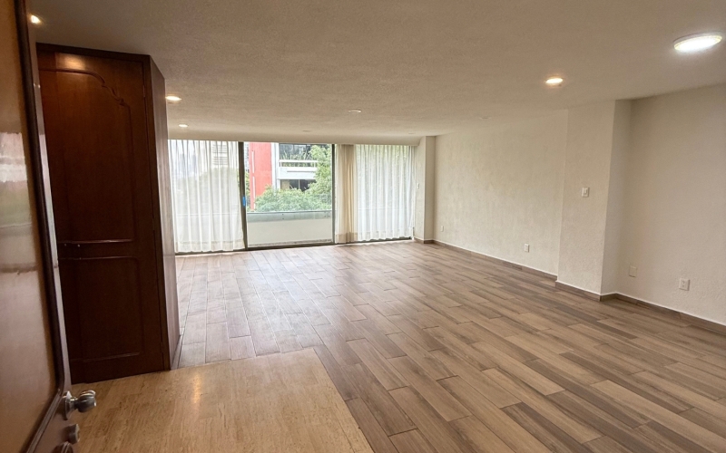Spacious Condo with Treetop Views and Parking Space for Sale
