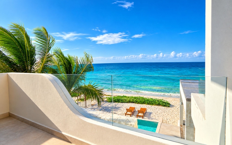 Ocean-View Condo with Jacuzzi, Pool &amp; Rooftop, For Sale
