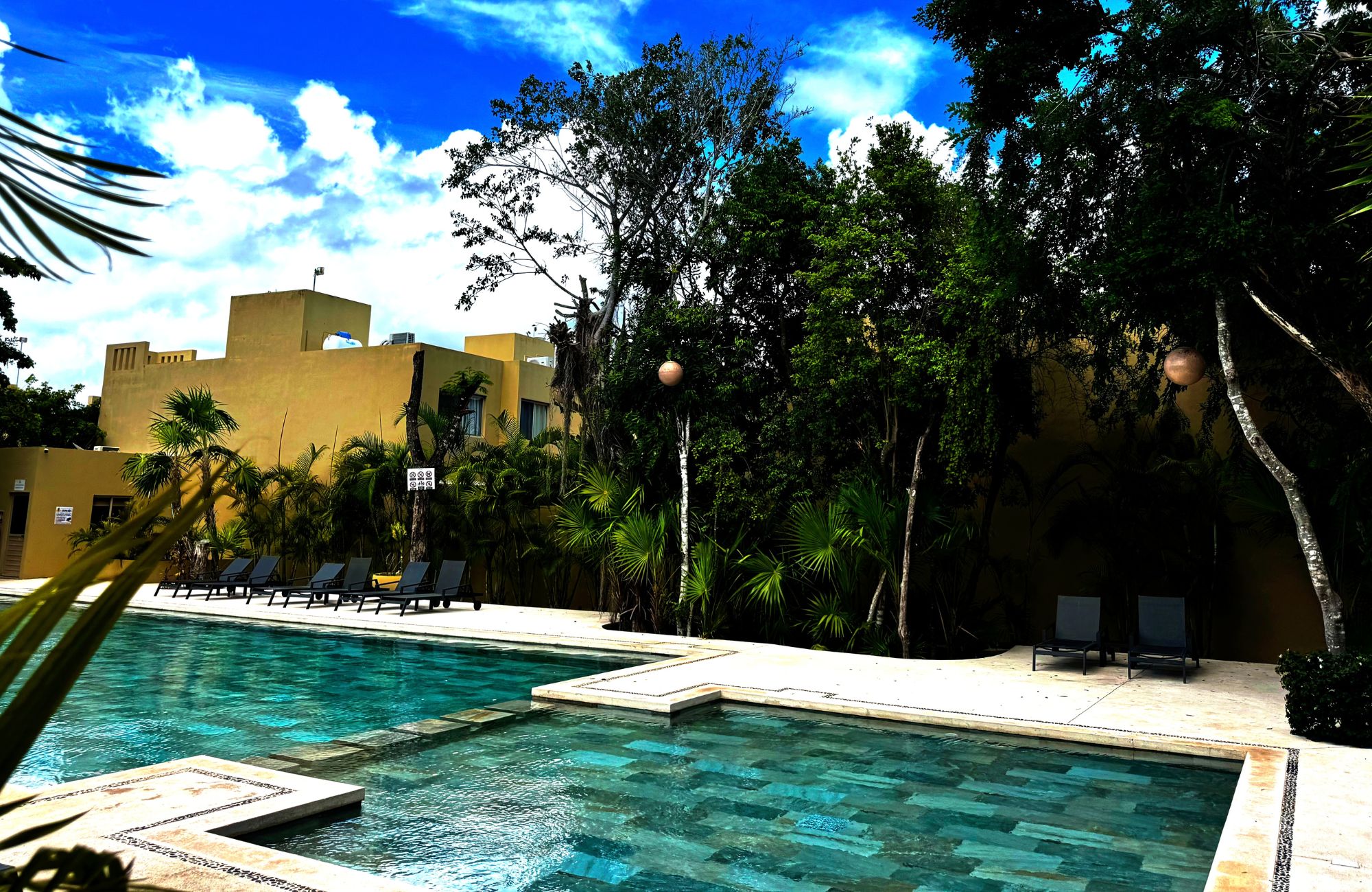 House in gated community with clubhouse, childrens playground, pool with swimming lane, paddle tennis court, 7,000 m2 of green areas, and m