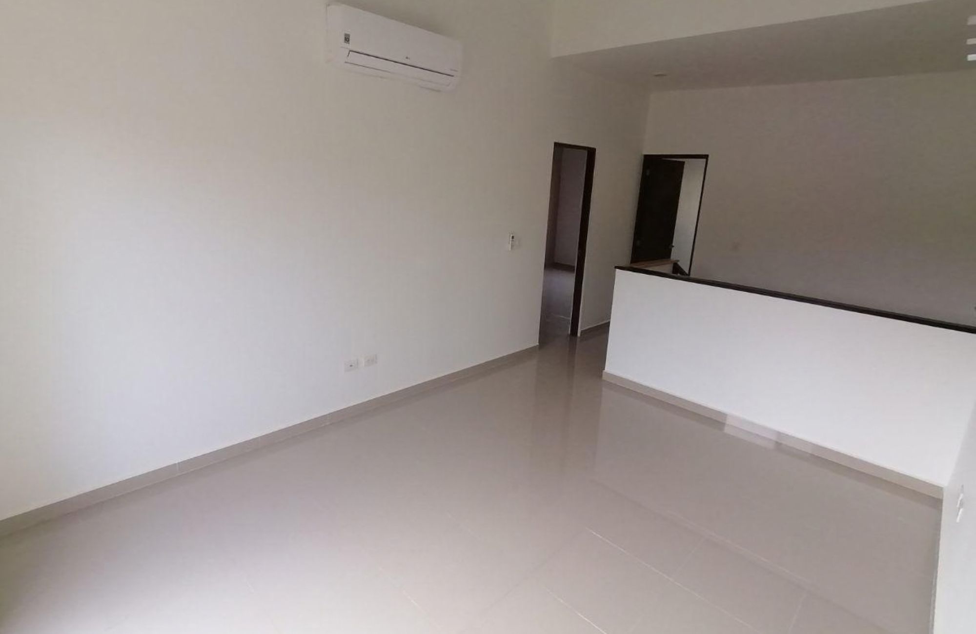 House in gated community with clubhouse, childrens playground, pool with swimming lane, paddle tennis court, 7,000 m2 of green areas, and m
