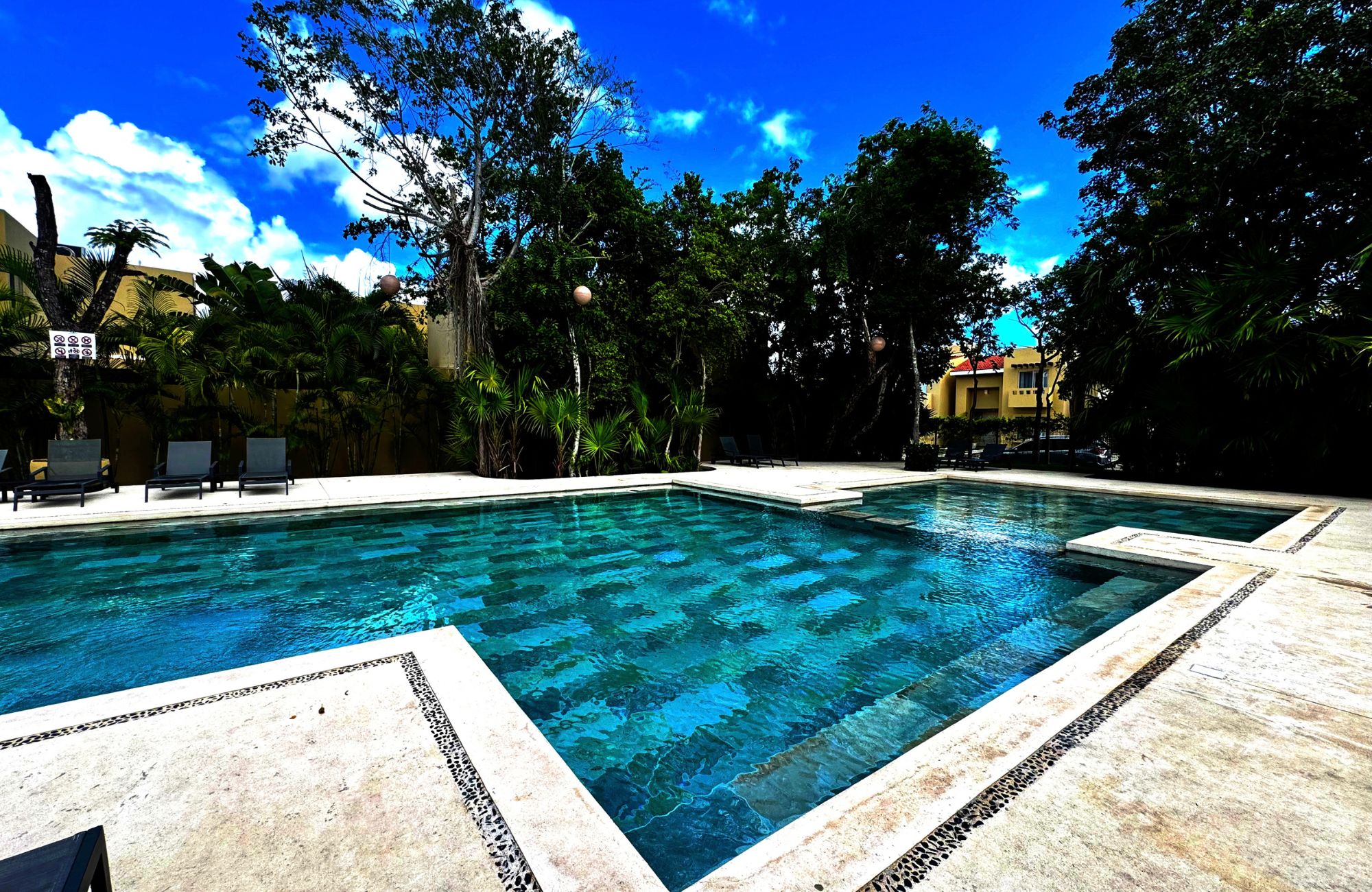 House in gated community with clubhouse, childrens playground, pool with swimming lane, paddle tennis court, 7,000 m2 of green areas, and m