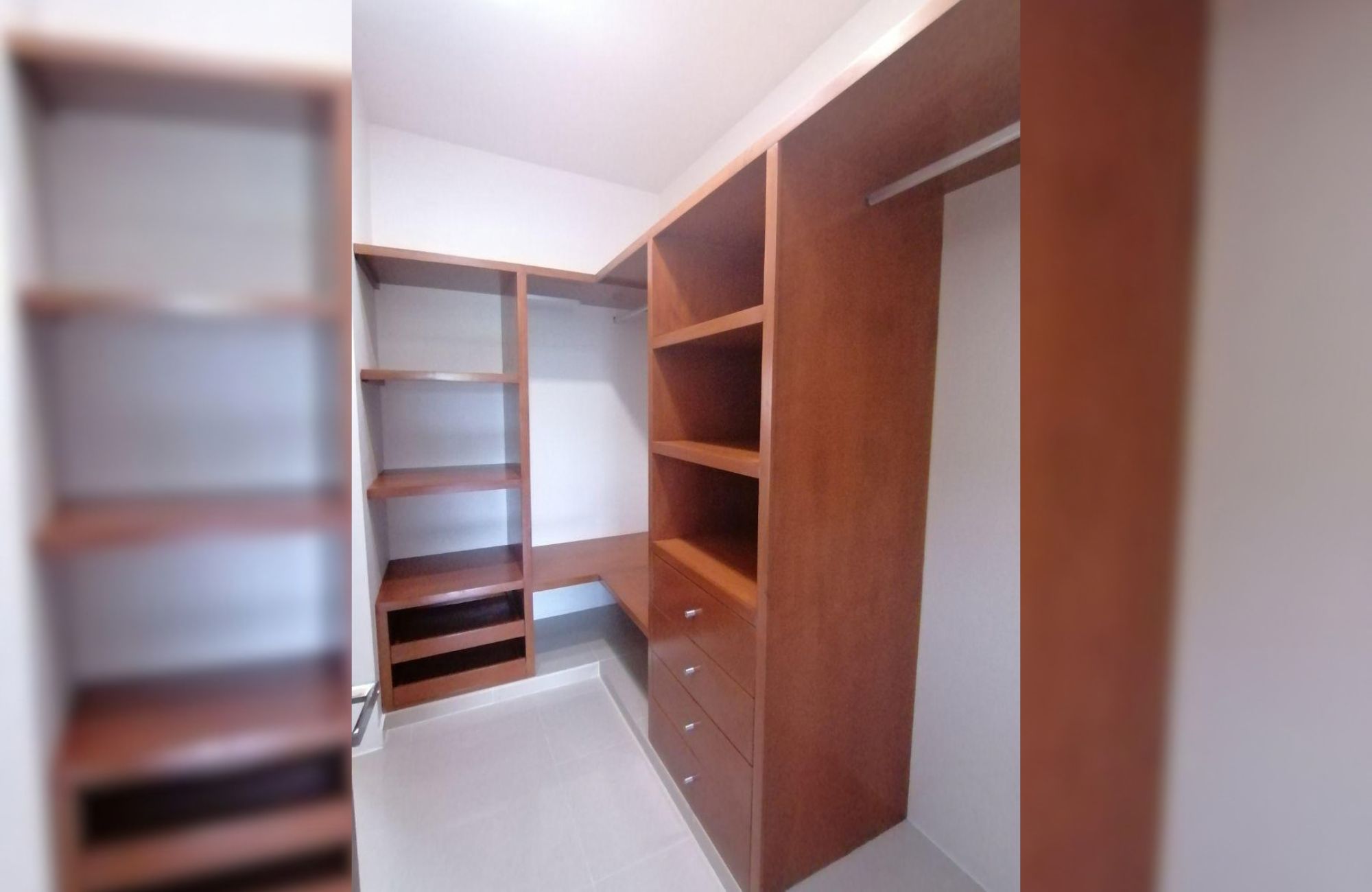 House in gated community with clubhouse, childrens playground, pool with swimming lane, paddle tennis court, 7,000 m2 of green areas, and m